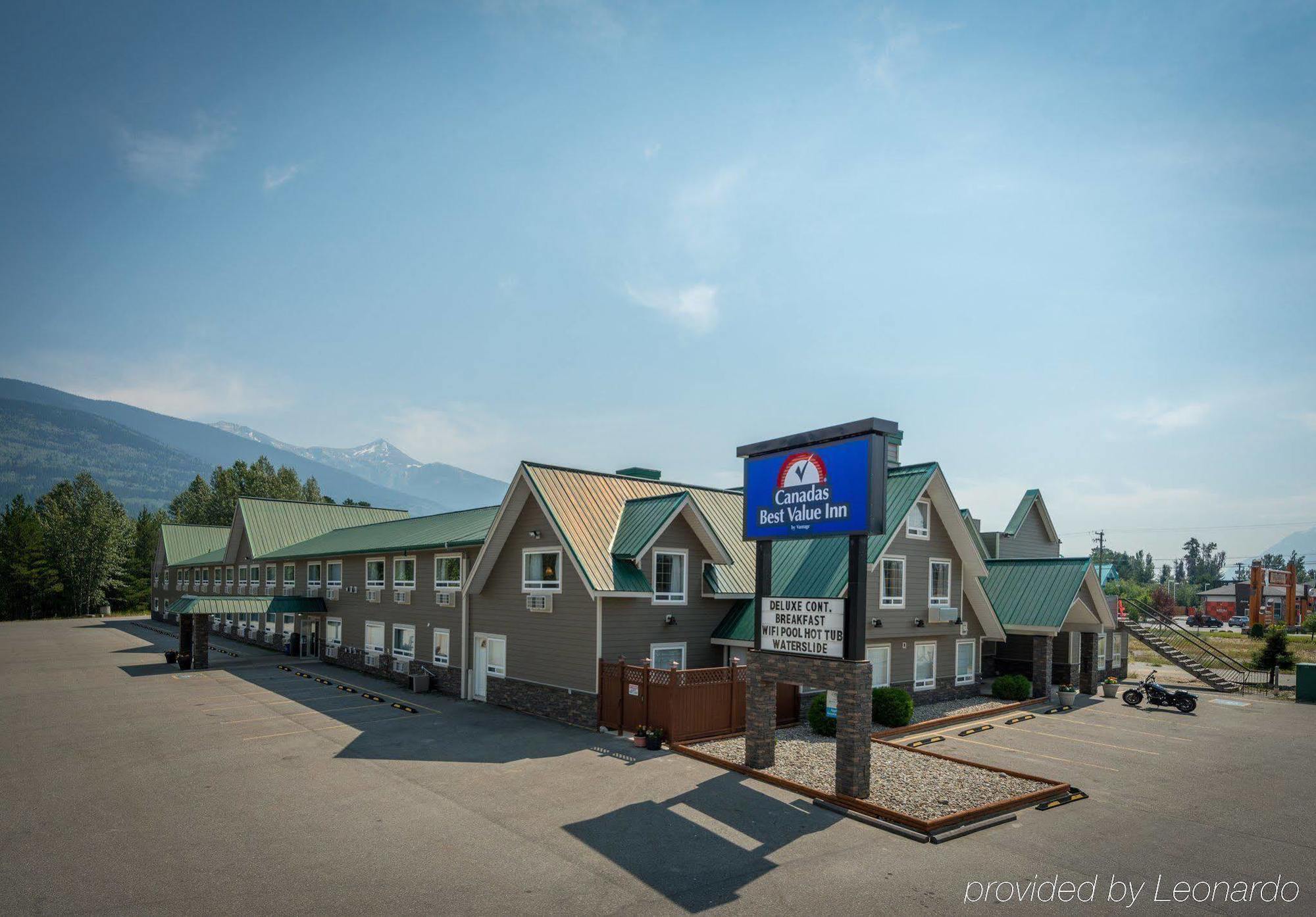 Canadas Best Value Inn Valemount Exteriér fotografie
