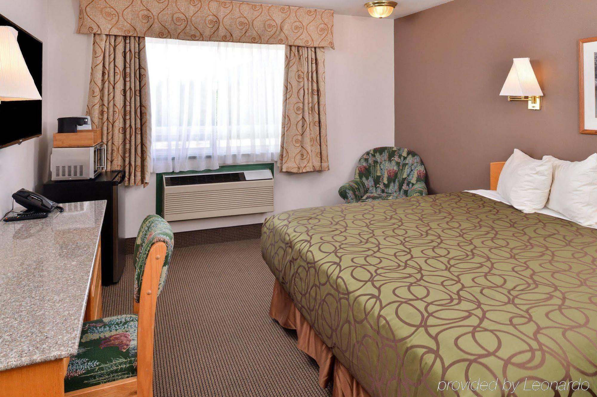 Canadas Best Value Inn Valemount Exteriér fotografie