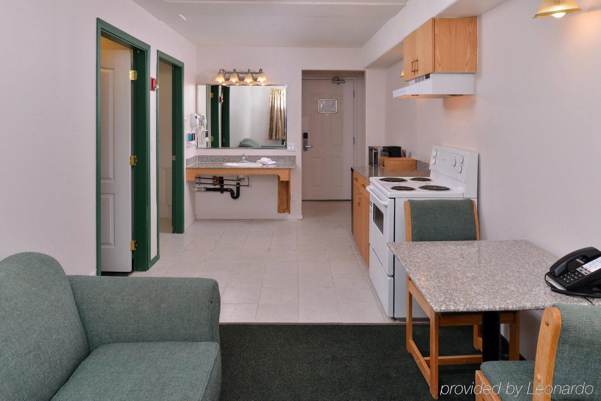 Canadas Best Value Inn Valemount Exteriér fotografie
