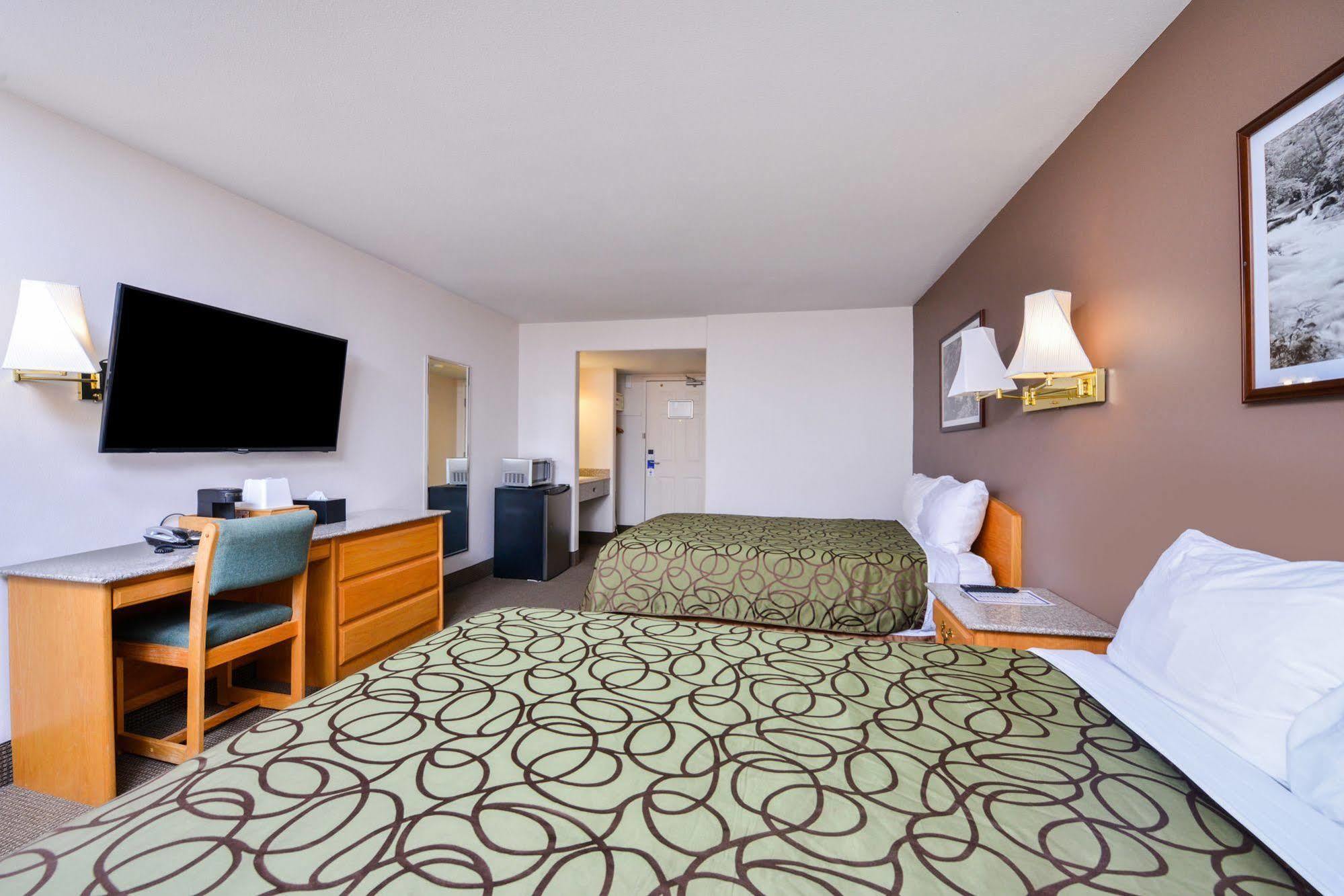 Canadas Best Value Inn Valemount Exteriér fotografie