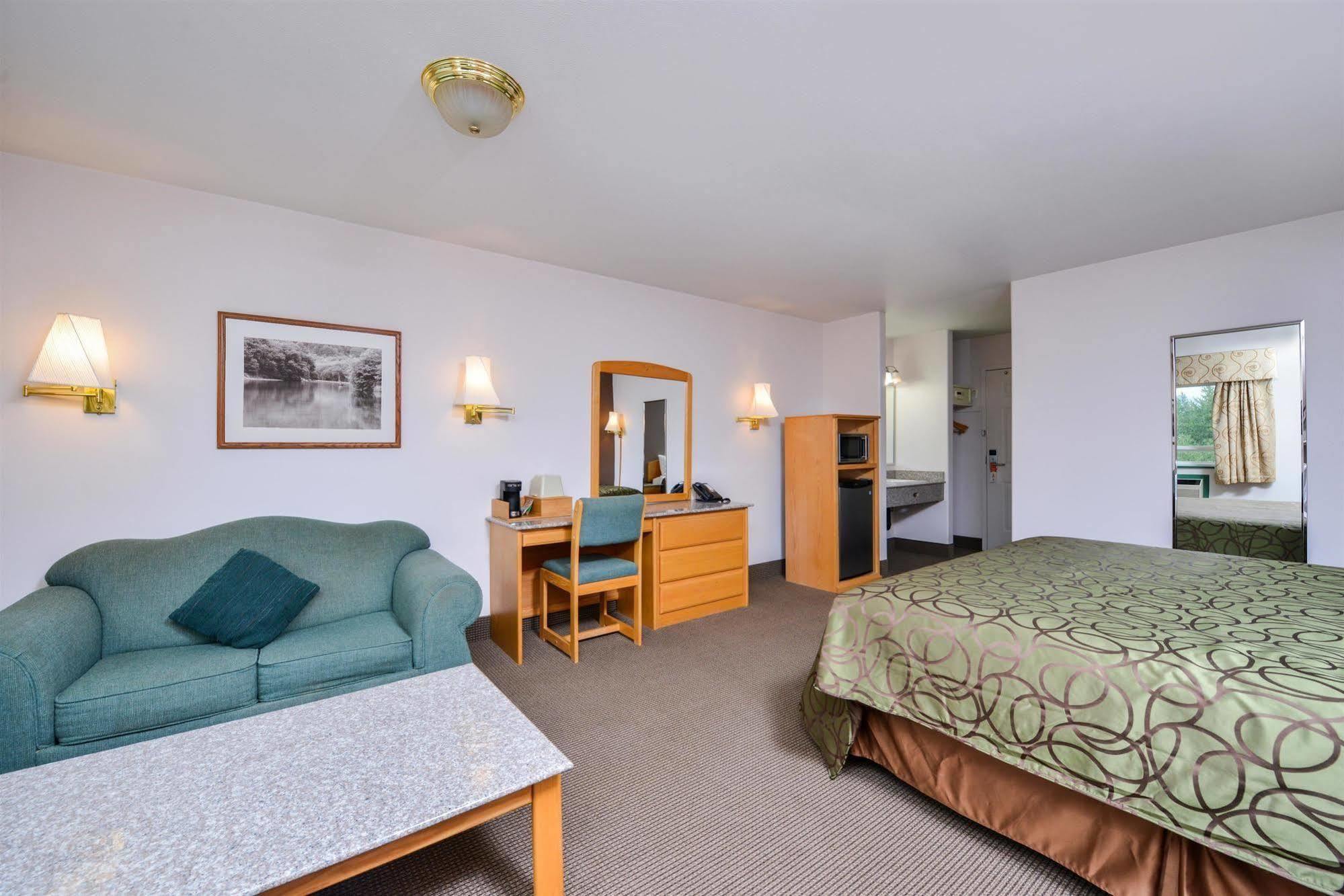 Canadas Best Value Inn Valemount Exteriér fotografie