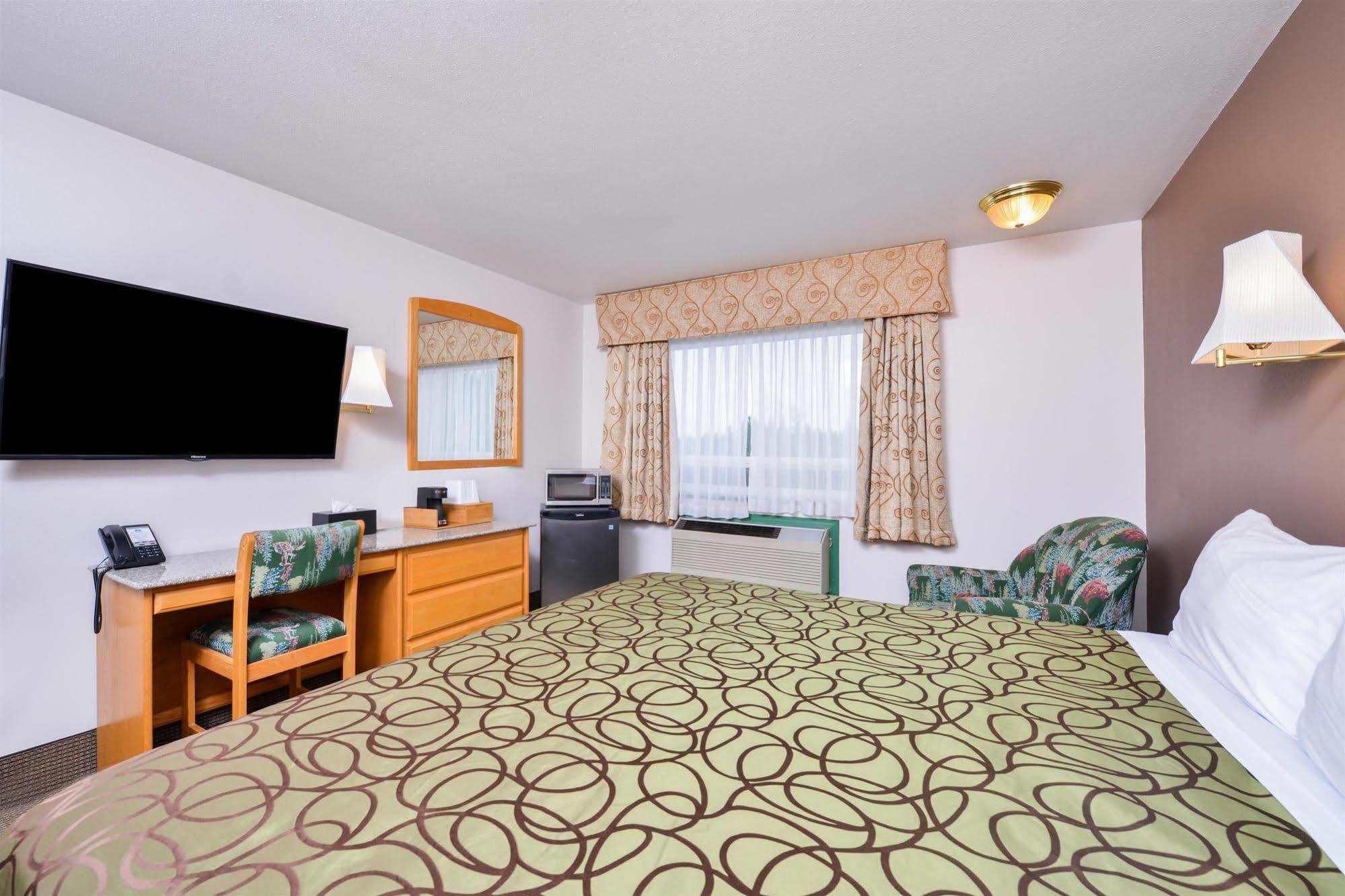 Canadas Best Value Inn Valemount Exteriér fotografie