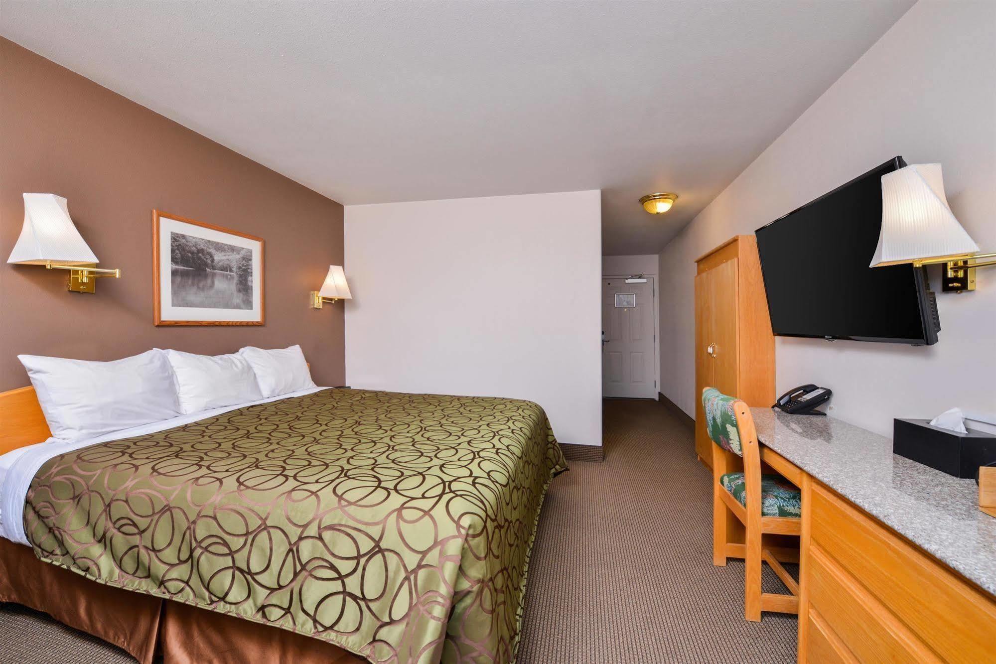 Canadas Best Value Inn Valemount Exteriér fotografie