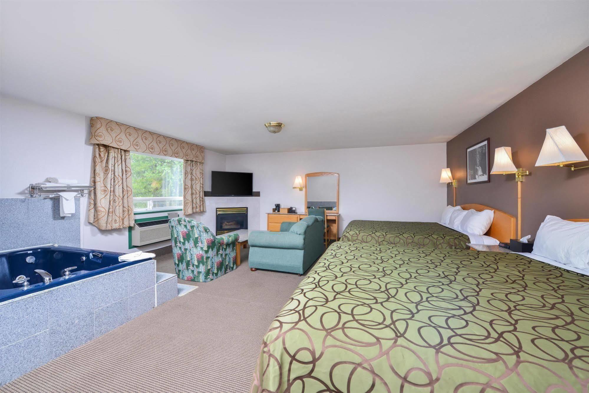 Canadas Best Value Inn Valemount Exteriér fotografie
